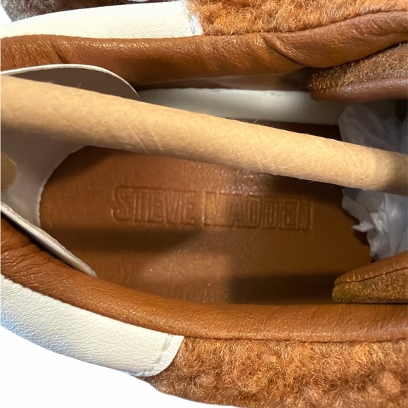 Steve Madden Sneaker Size 7.5 Camel Brown Cream Contrast Stripes Sherpa New - Picture 9 of 11